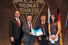 Heimatminister Albert Füracker und Kunstministerin Prof. Dr. med. Marion Kiechle prämieren 100 Heimatschätze